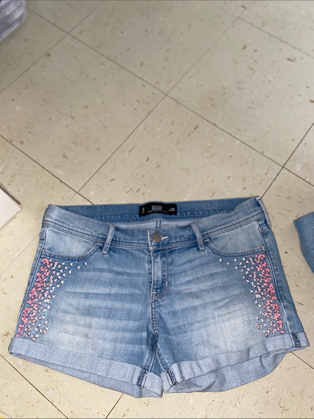 Hollister Midi Short Sz 9 4” inseam
